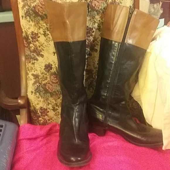 Boots - Picture 4 of 10